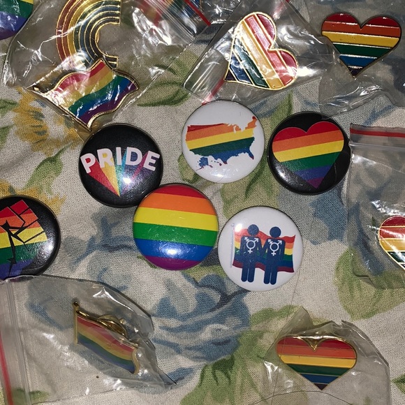 🌈🏳️‍🌈 LGBTQ PRIDE BUNDLES 🏳️‍🌈🌈 - Picture 3 of 17